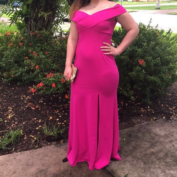 Night Way fuchsia mermaid gown - Picture 6 of 6